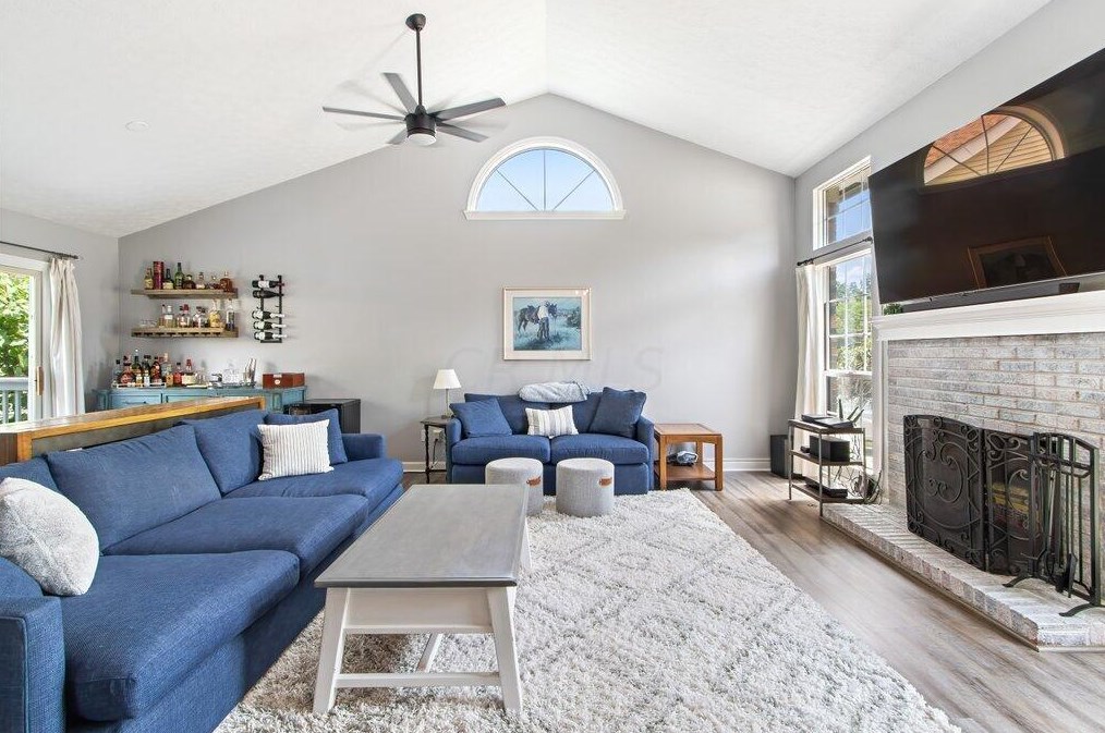 3380 Ln Coste Ln, Columbus OH 43228-7052 exterior