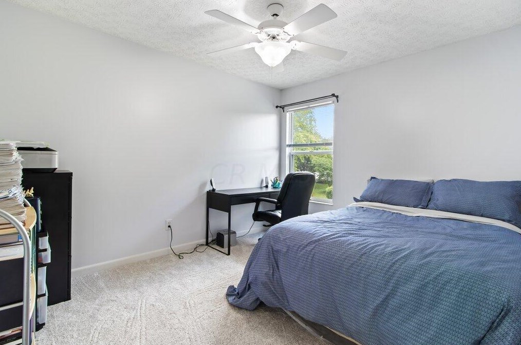 3380 Ln Coste Ln, Columbus OH 43228-7052 exterior