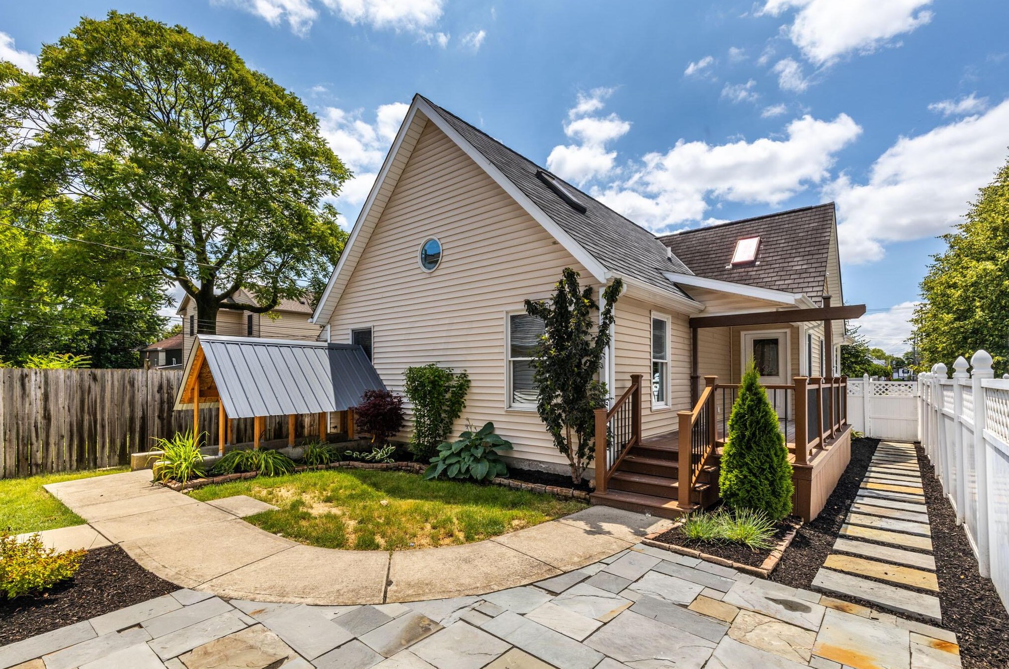 518 Beck St, Columbus OH  43206-1376 exterior