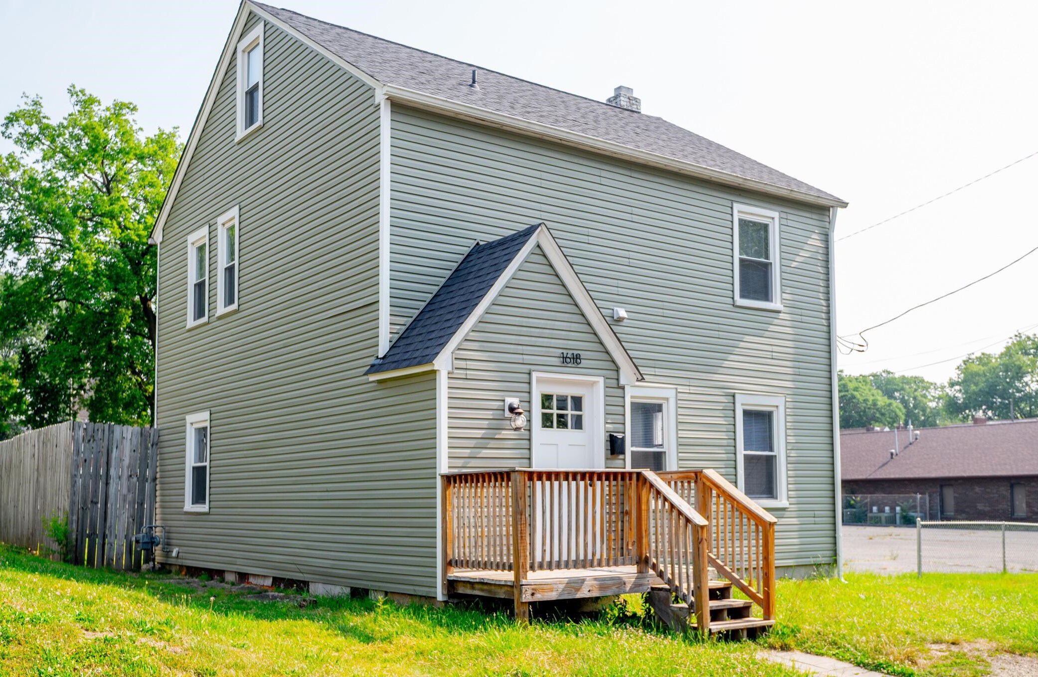 1618 Fulton St, Columbus OH 43205-2527 exterior