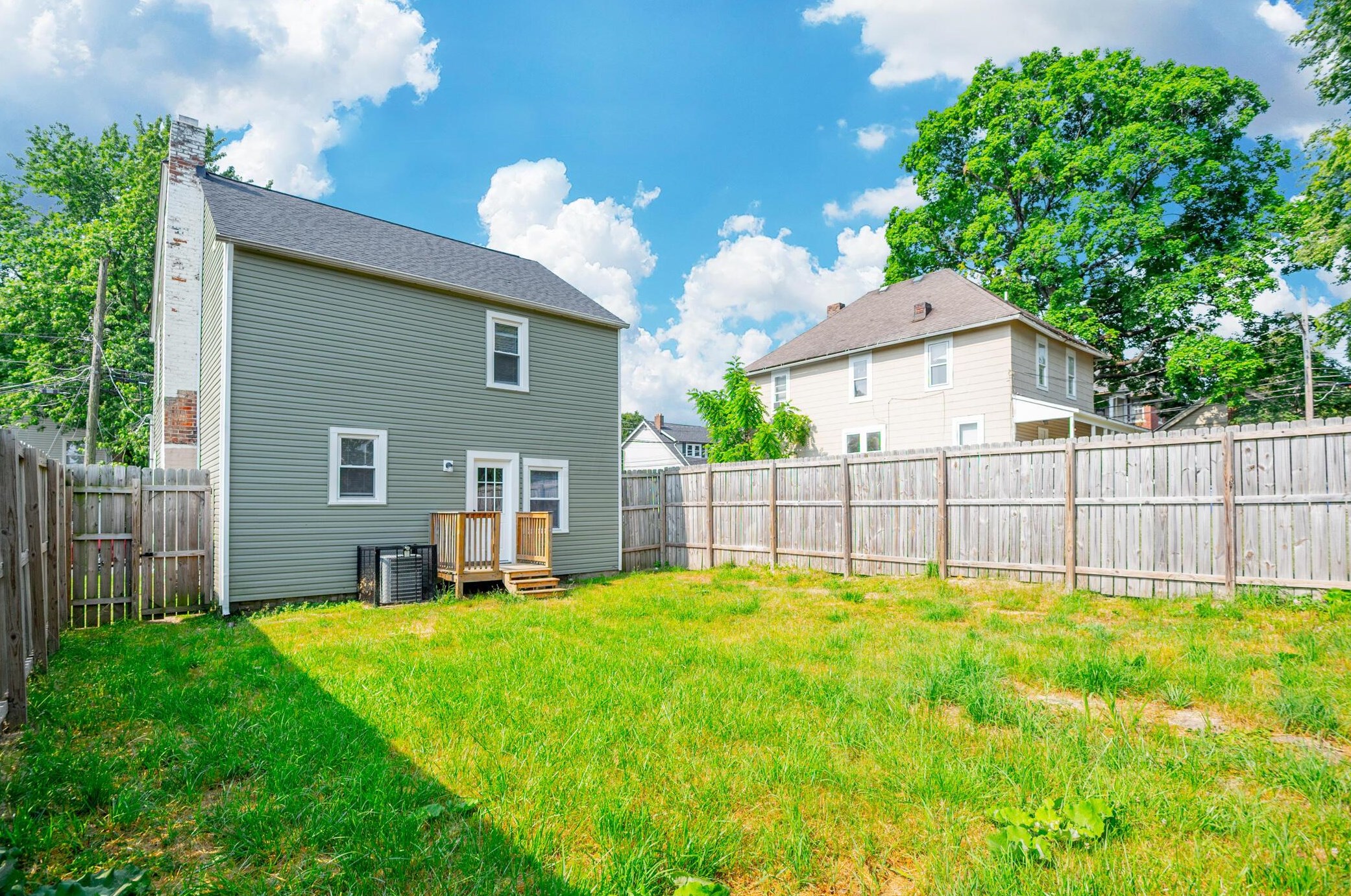 1618 Fulton St, Columbus OH 43205-2527 exterior