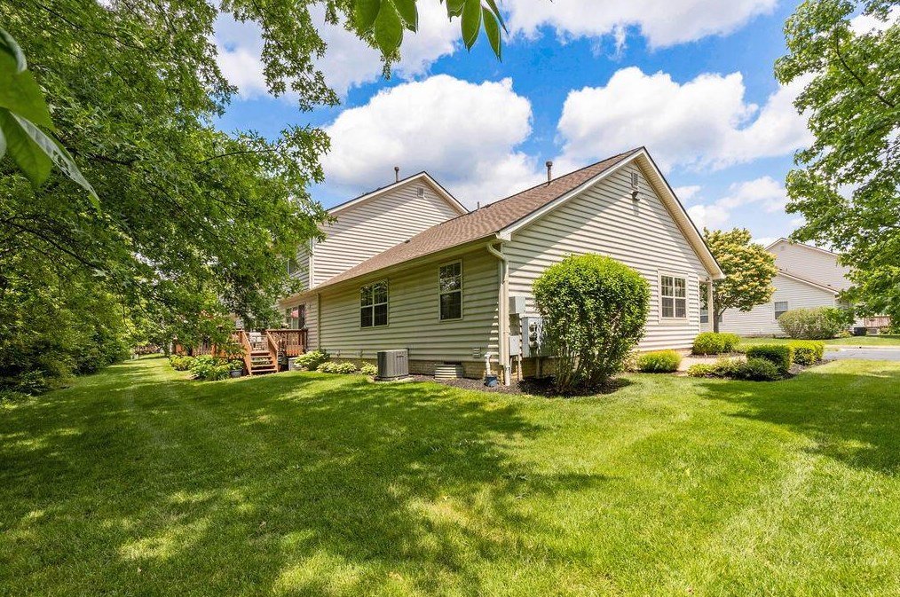 3971 Kensingwood Dr, Columbus OH 43230-8453 exterior