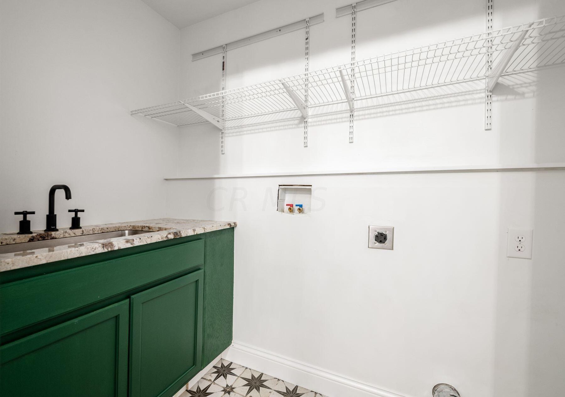 395 Welch Ave, Columbus OH 43207-5703 exterior