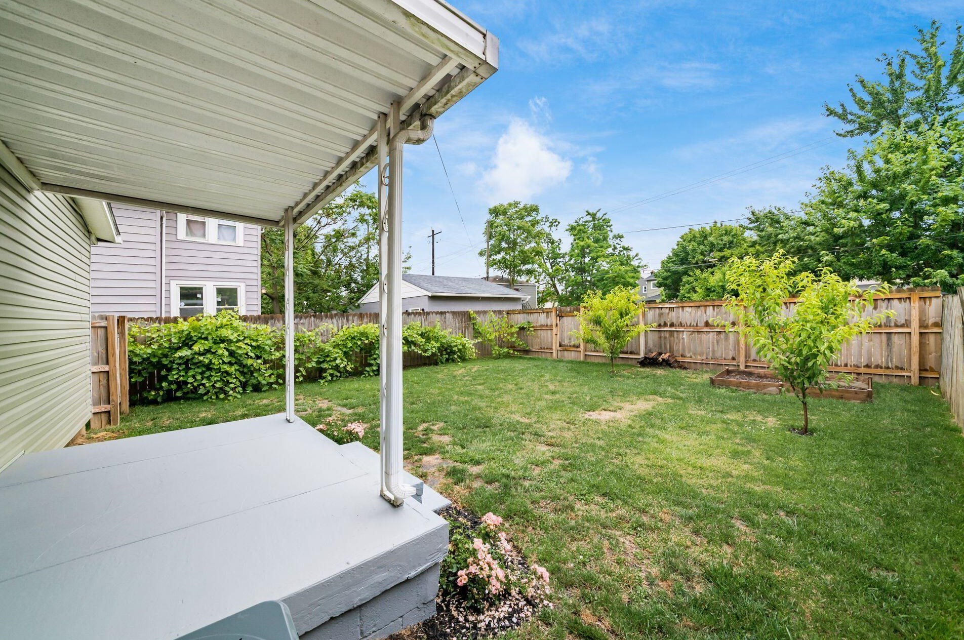 395 Welch Ave, Columbus OH 43207-5703 exterior