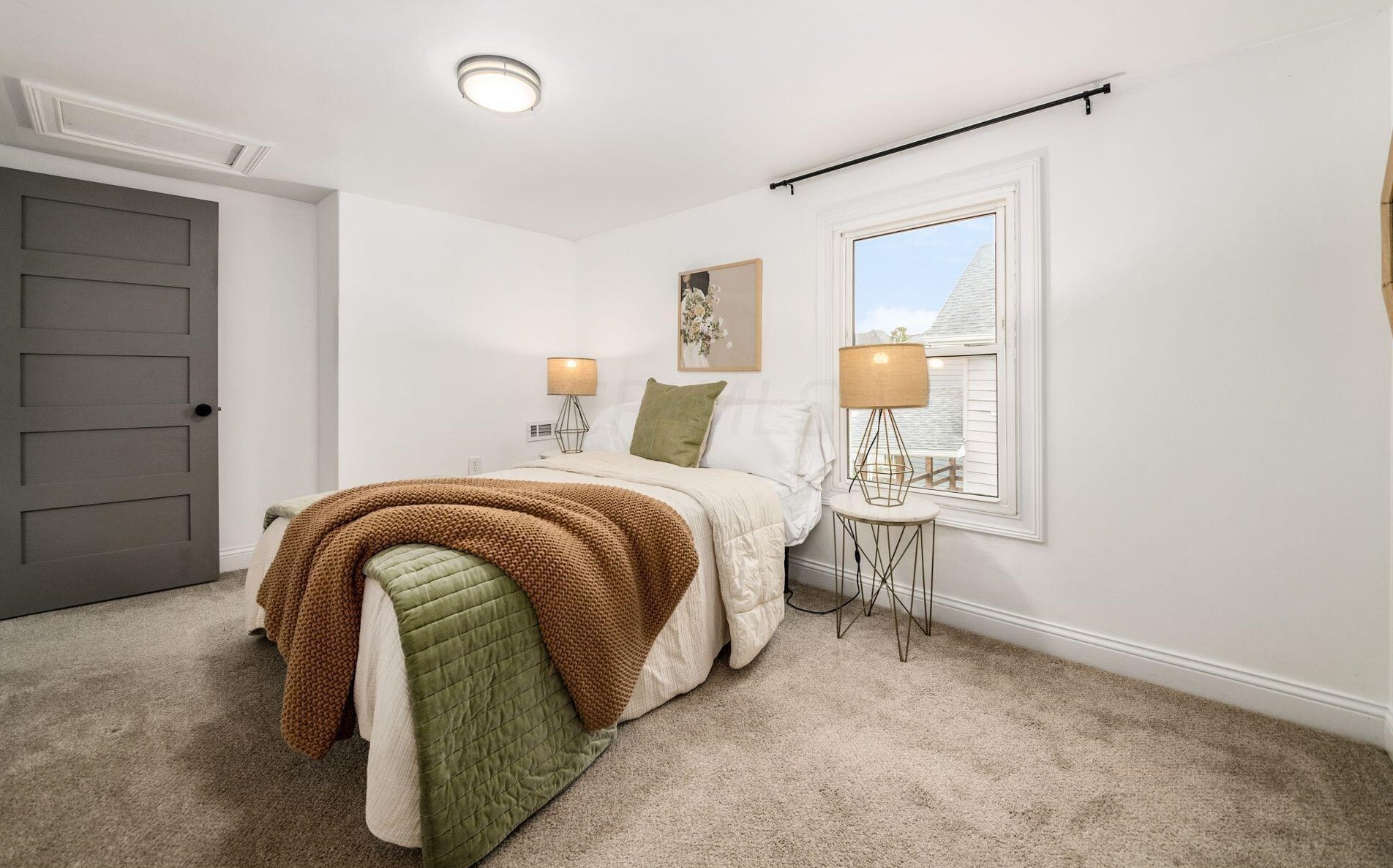 395 Welch Ave, Columbus OH 43207-5703 exterior