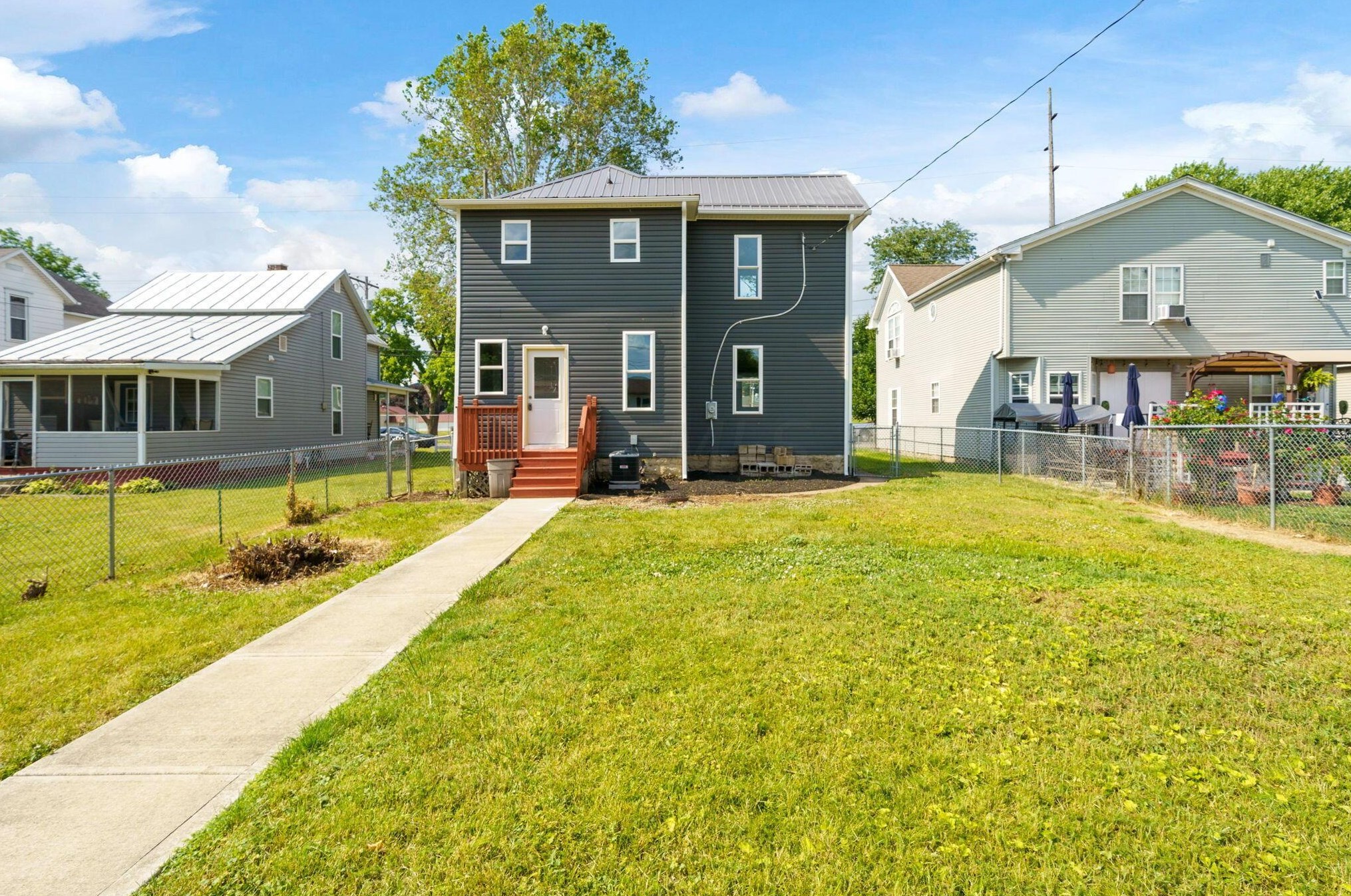 152 Fair Ave, Lancaster OH 43130-2320 exterior