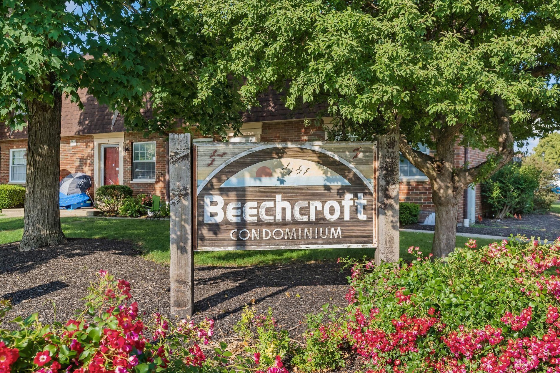 5708 Beechcroft Rd, Columbus OH  43229-3886 exterior