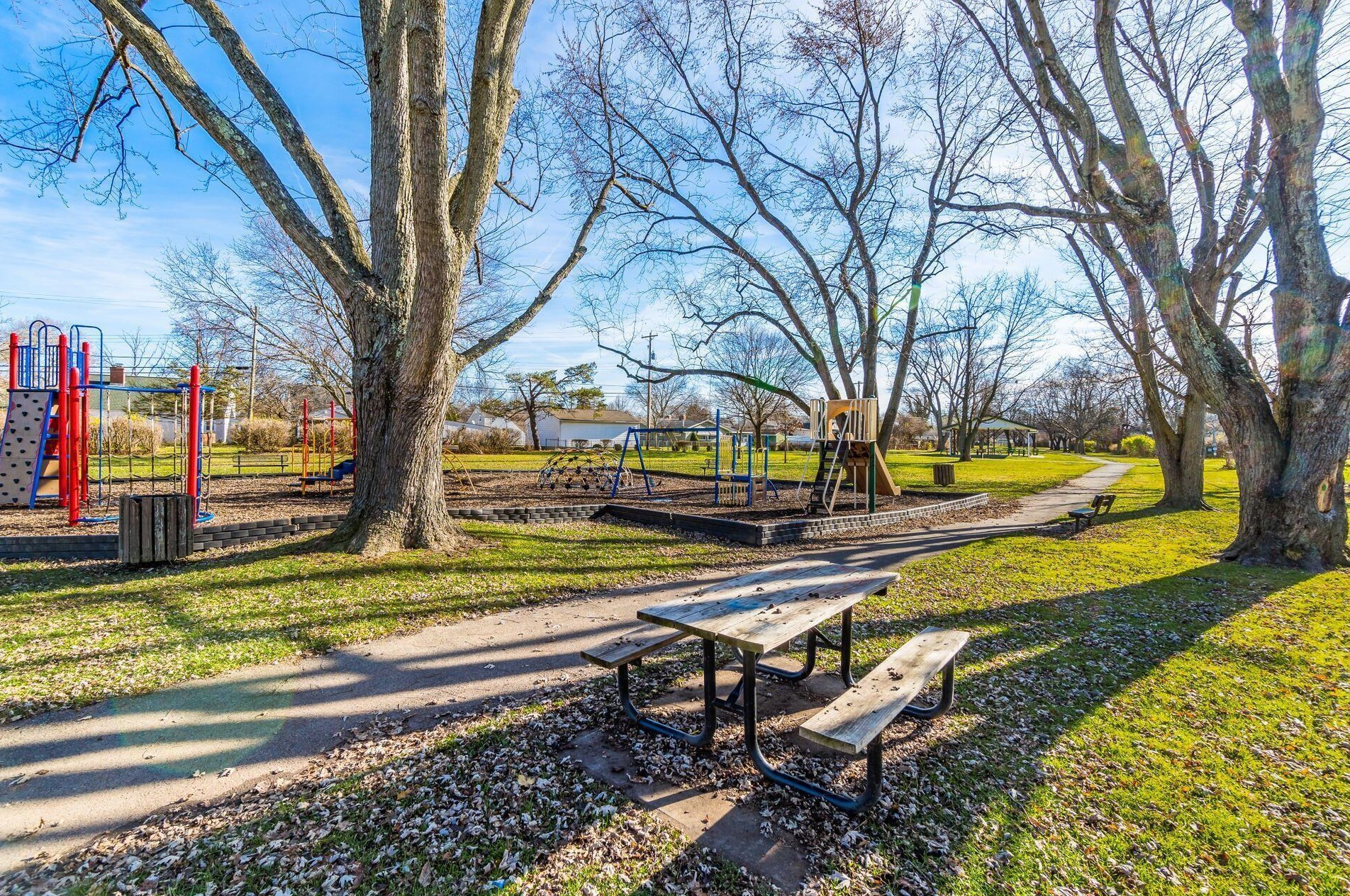 161 Topsfield Rd, Columbus OH 43228-1240 exterior