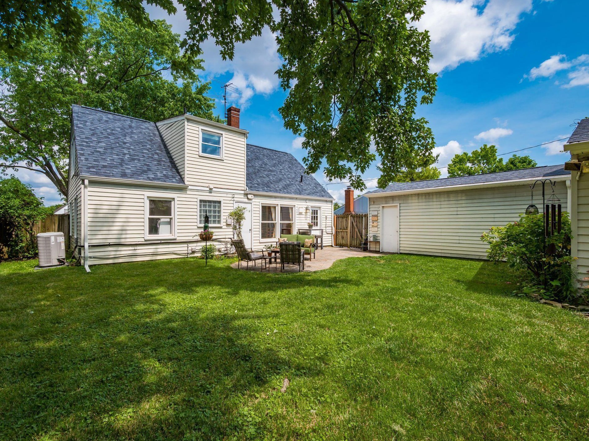 161 Topsfield Rd, Columbus OH 43228-1240 exterior