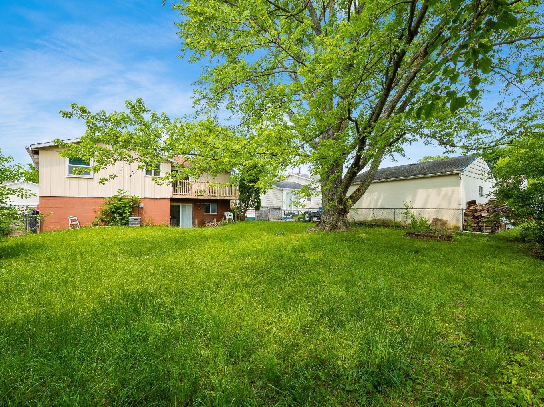 5009 Old Tree Ave, Columbus OH 43228-2234 exterior