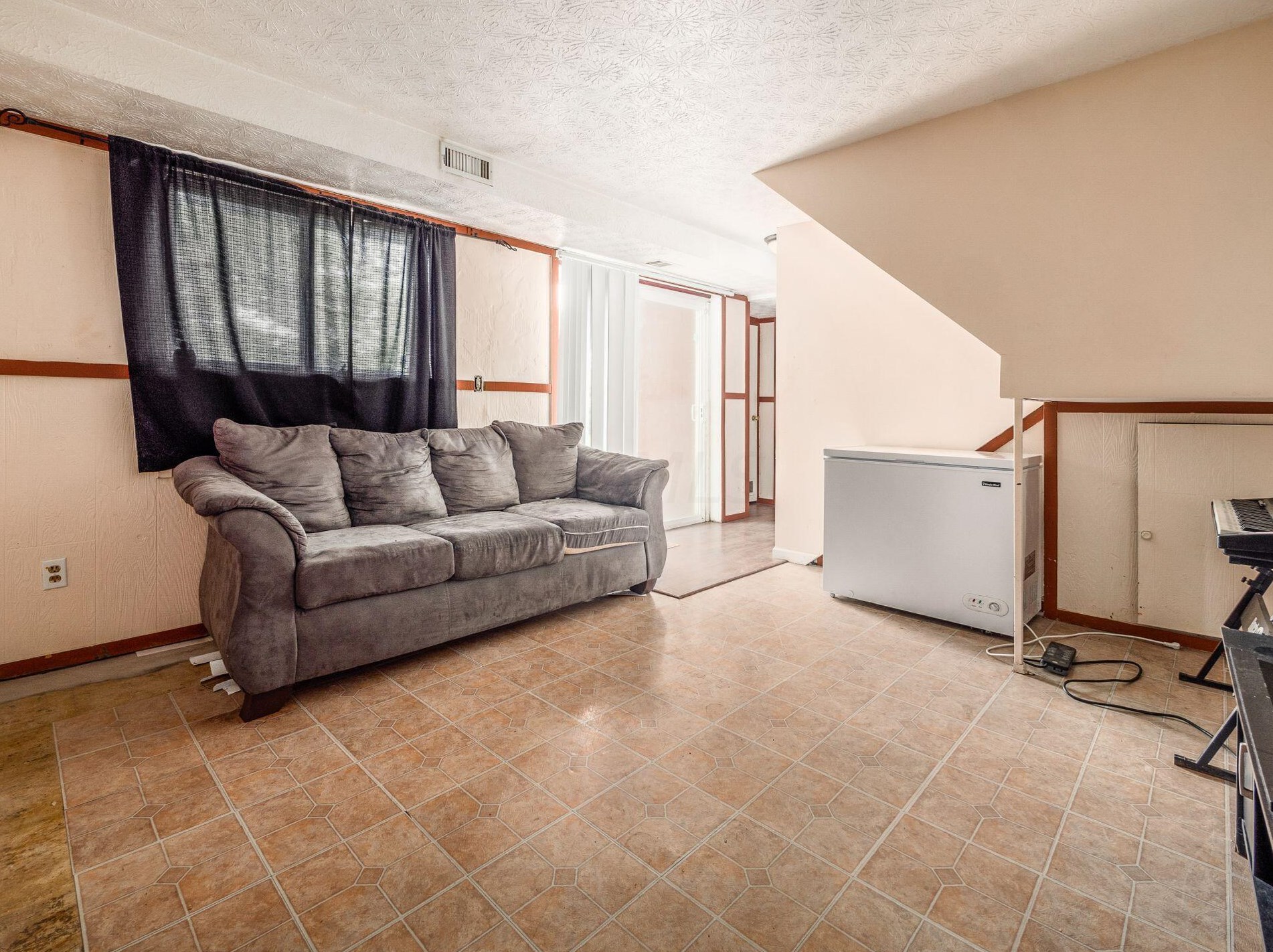 5009 Old Tree Ave, Columbus OH 43228-2234 exterior