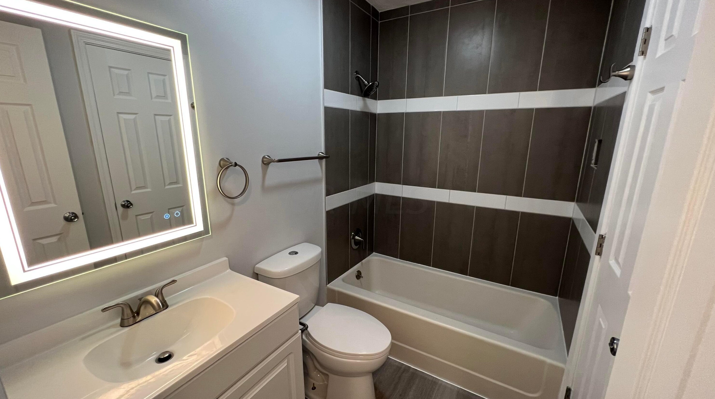 5401 Adderley Ave, Columbus OH  43232-5426 exterior