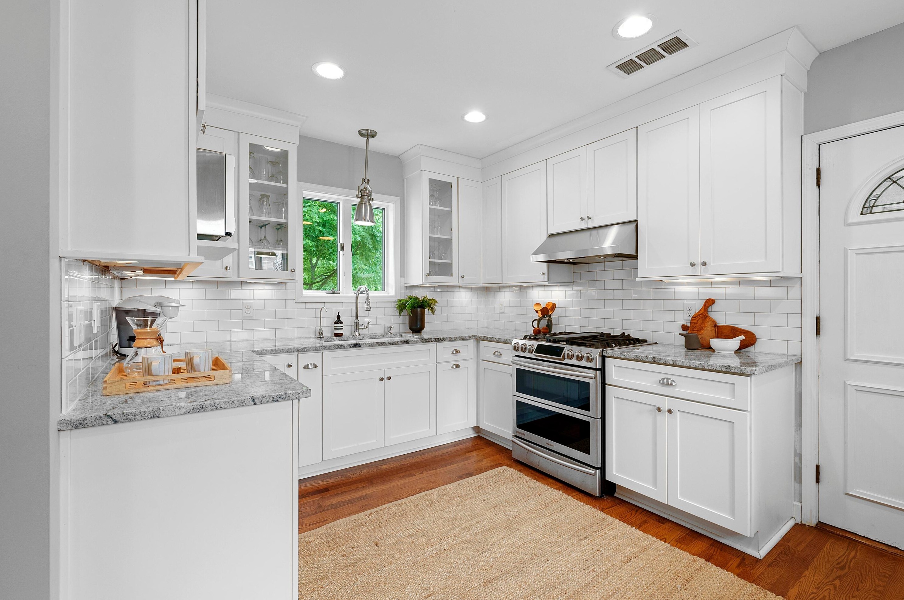 1800 Cambridge Blvd, Columbus OH  43212-1971 exterior