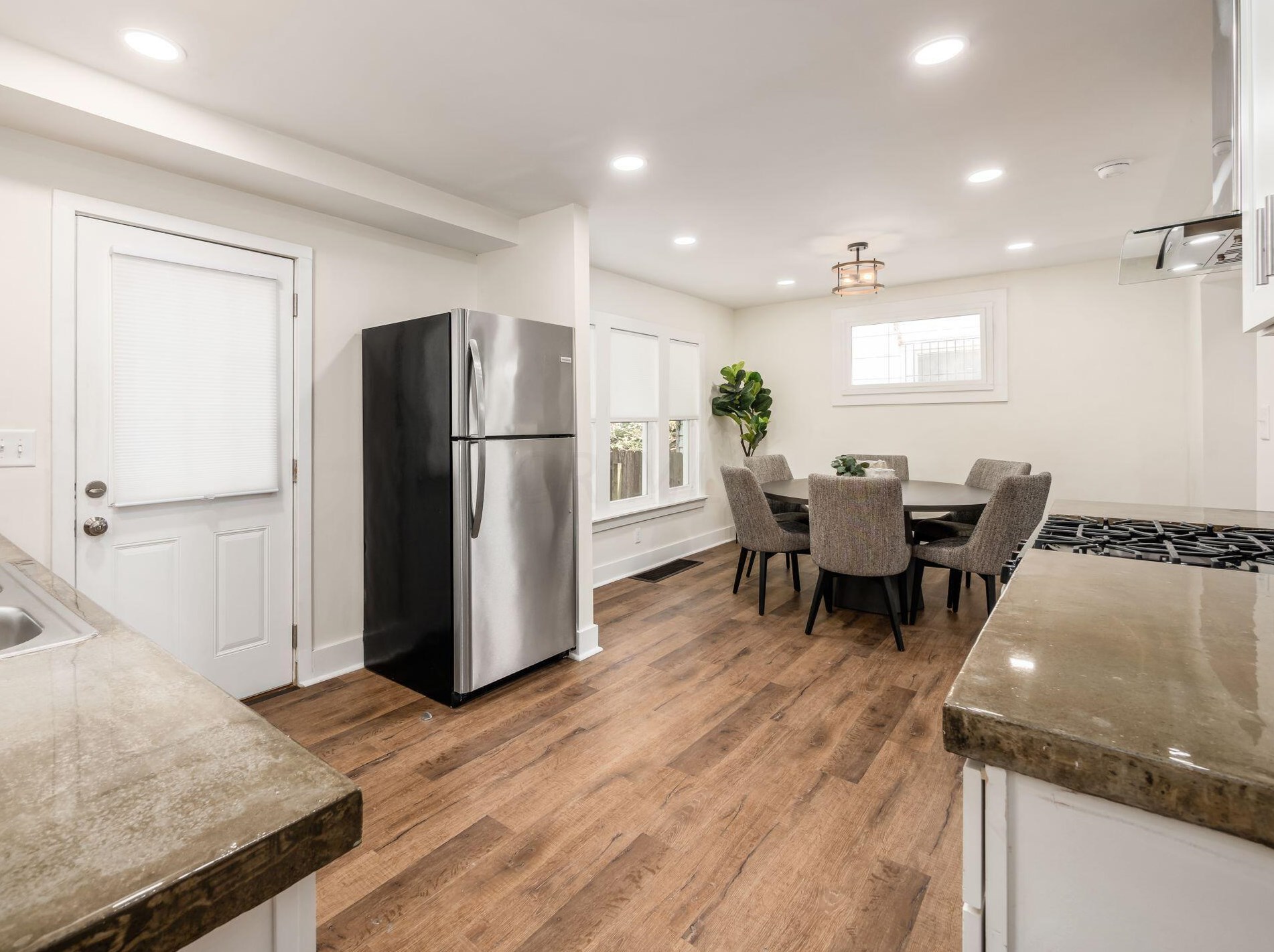 876 Campbell Ave, Columbus OH 43223-1521 exterior