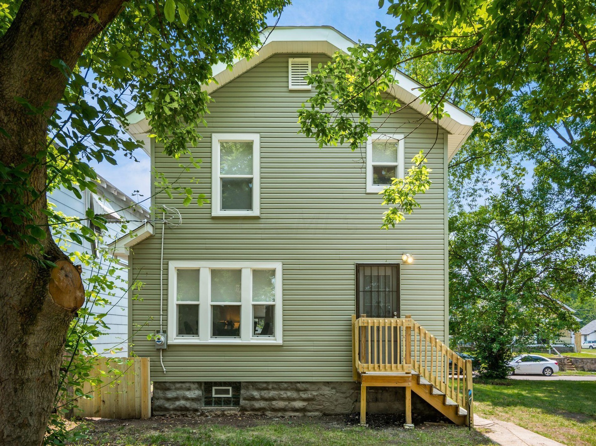 876 Campbell Ave, Columbus OH 43223-1521 exterior