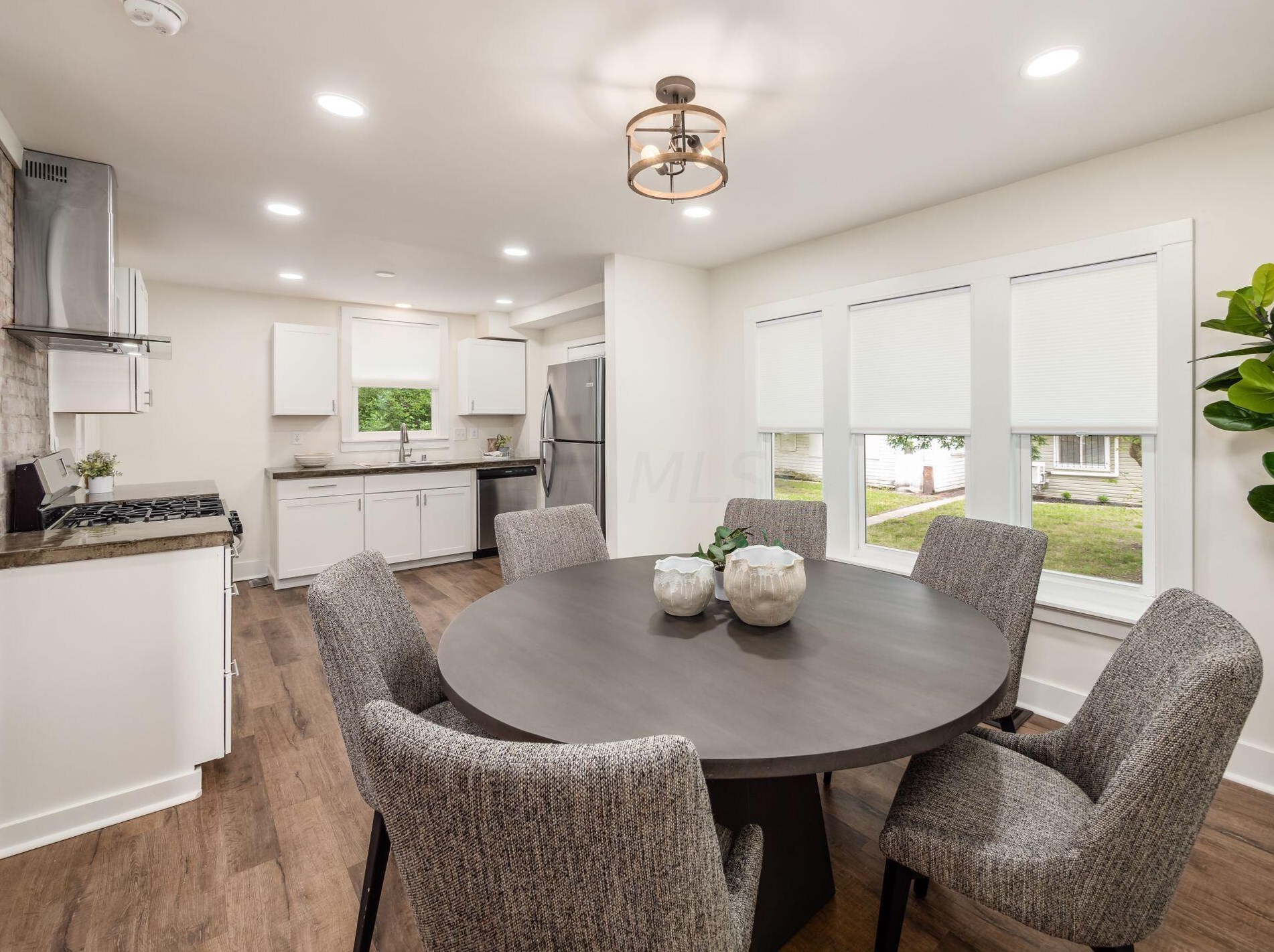 876 Campbell Ave, Columbus OH 43223-1521 exterior