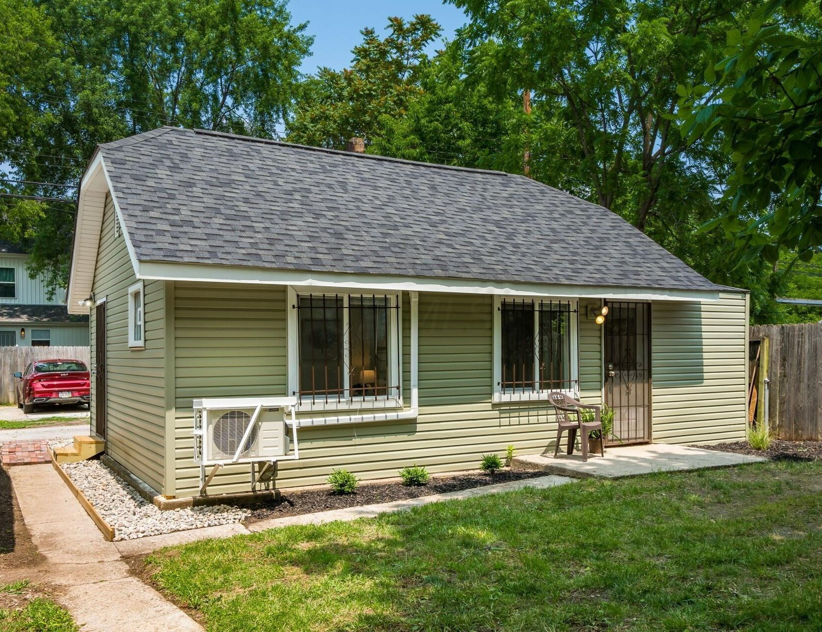 876 Campbell Ave, Columbus OH 43223-1521 exterior