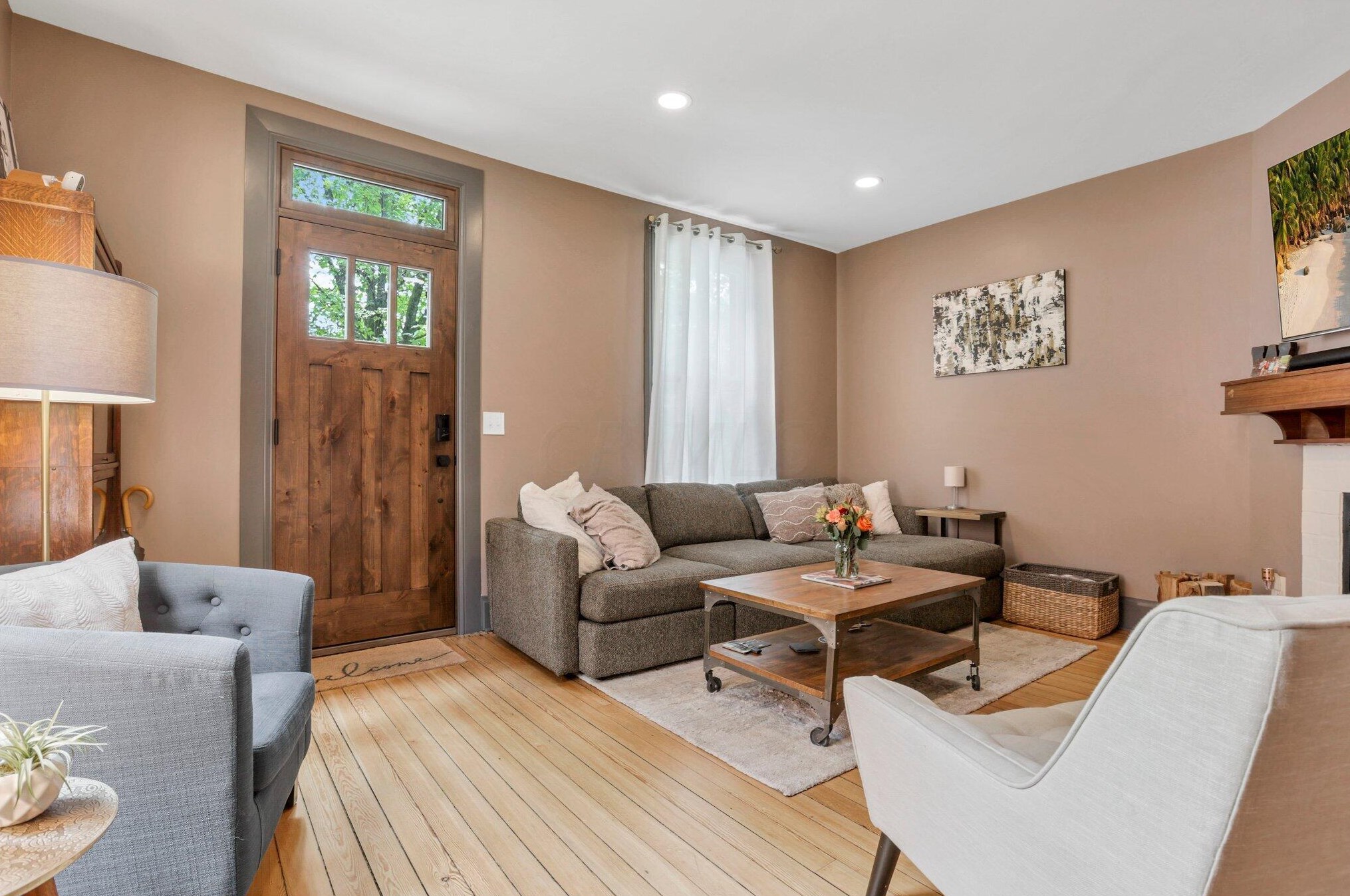 678 9 St, Columbus OH 43215-3973 exterior