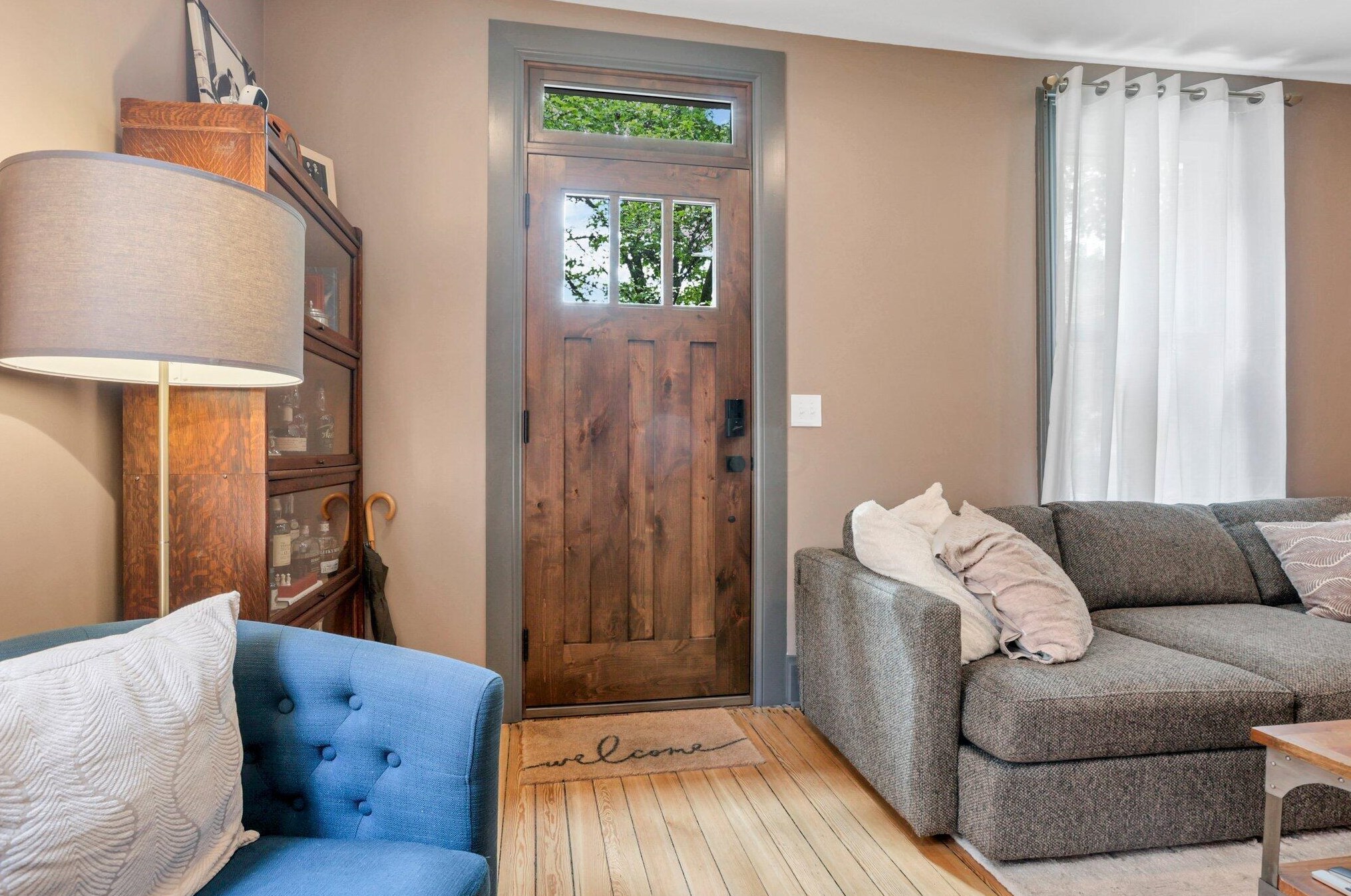 678 9 St, Columbus OH 43215-3973 exterior