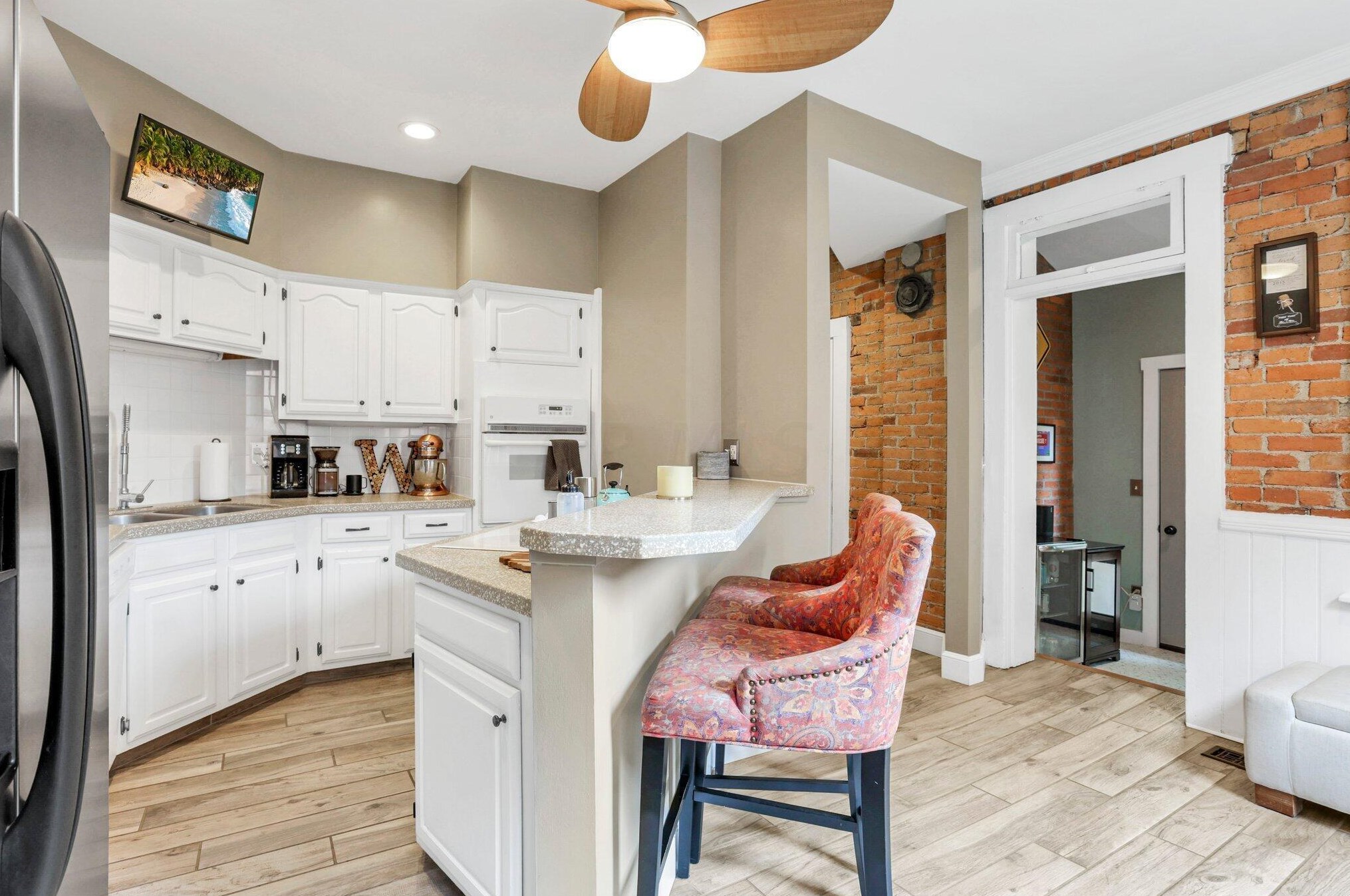 678 9 St, Columbus OH 43215-3973 exterior