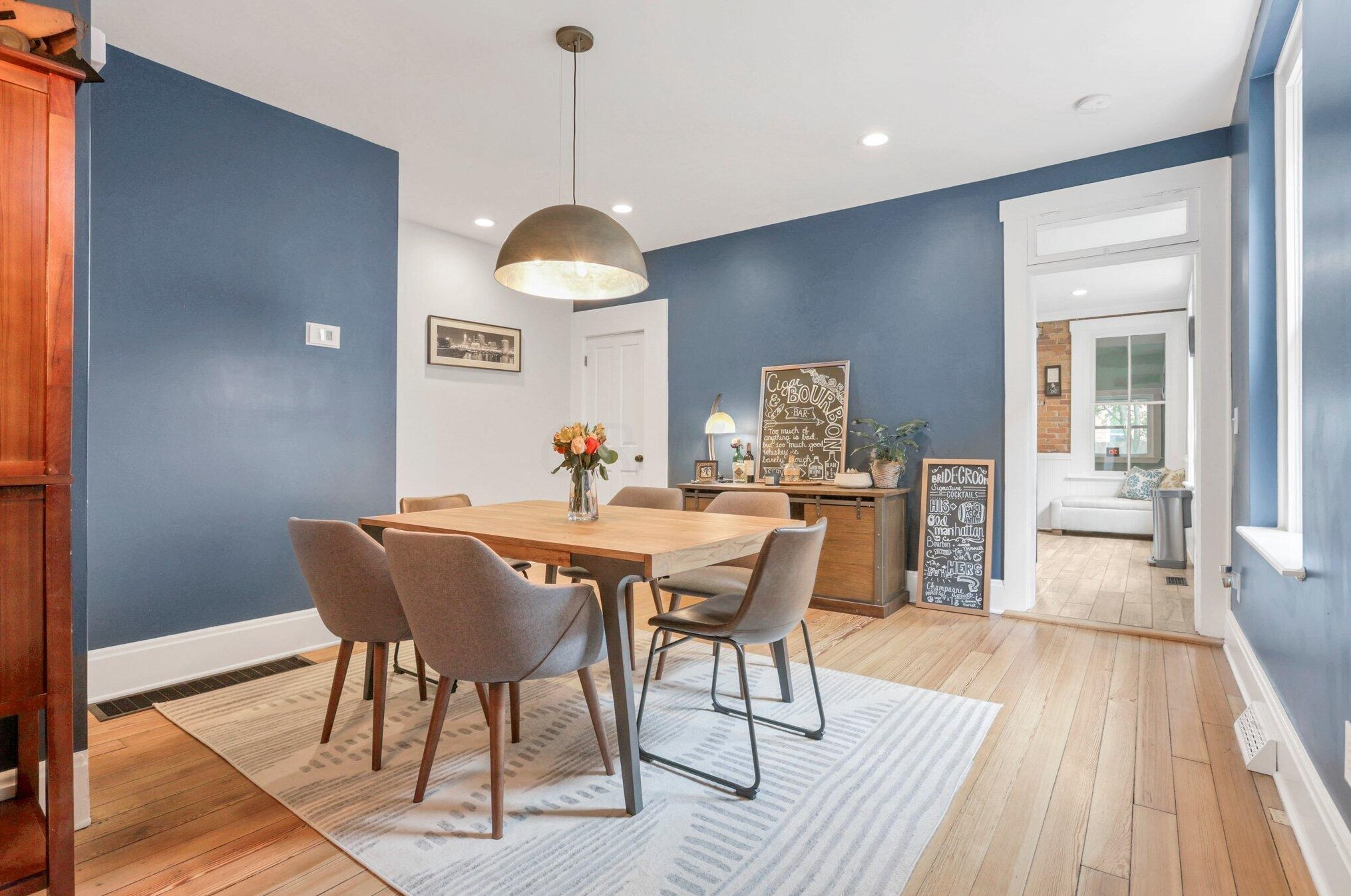 678 9 St, Columbus OH 43215-3973 exterior