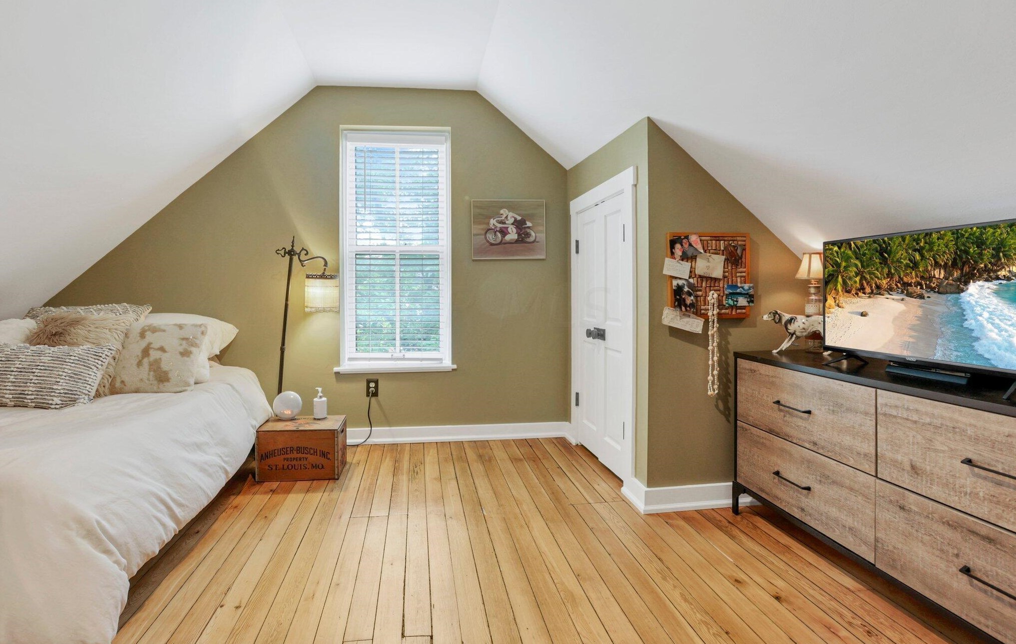 678 9 St, Columbus OH 43215-3973 exterior