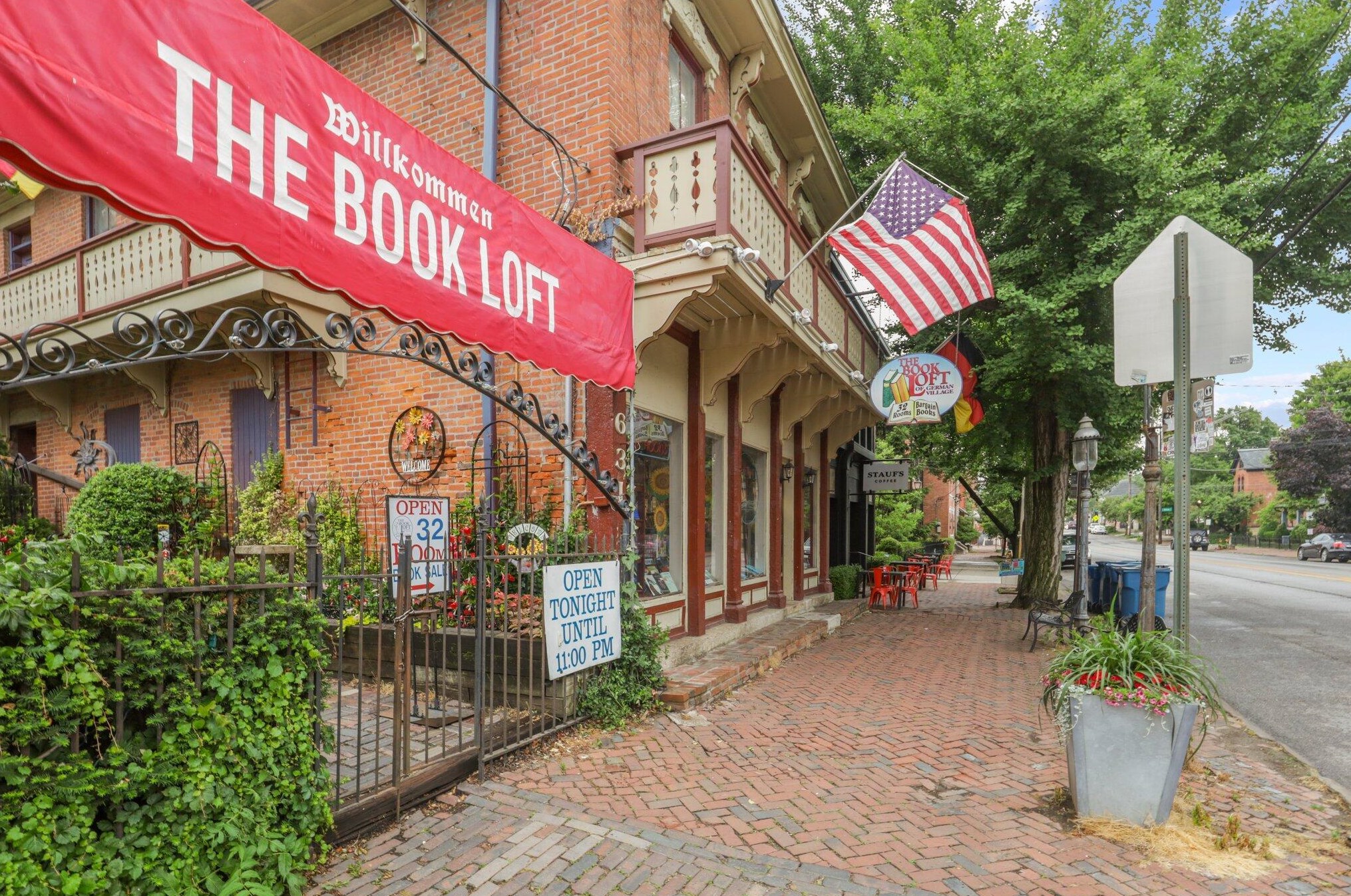 678 9 St, Columbus OH 43215-3973 exterior