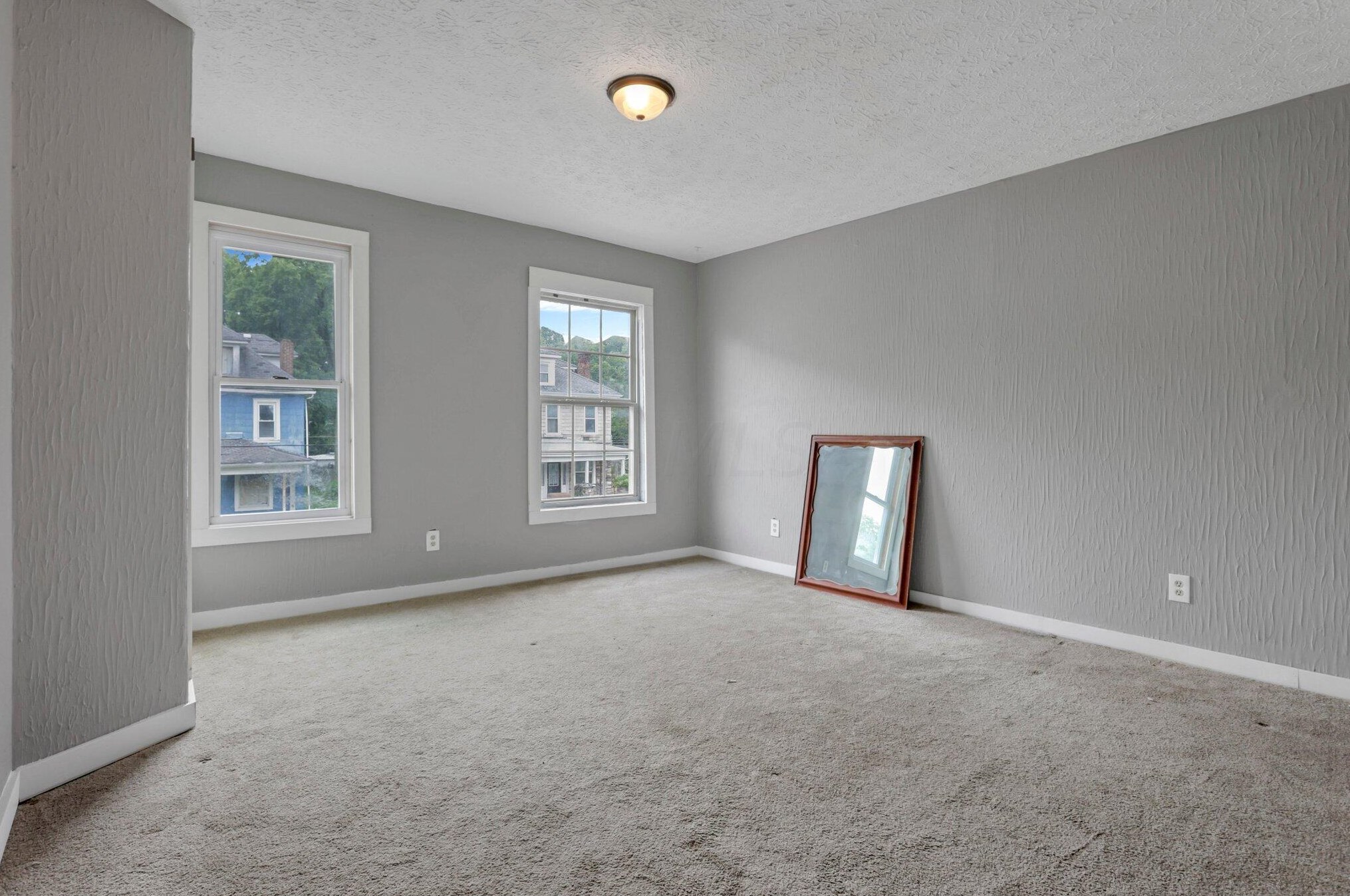 1353 Fulton St, Columbus OH 43205-2403 exterior