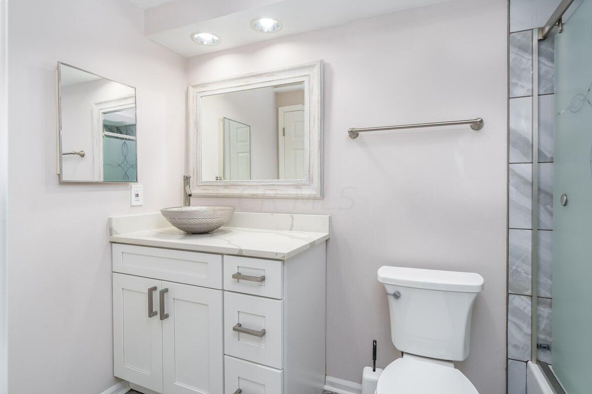 5106 Ranstead Ct, Columbus OH 43220-2545 exterior