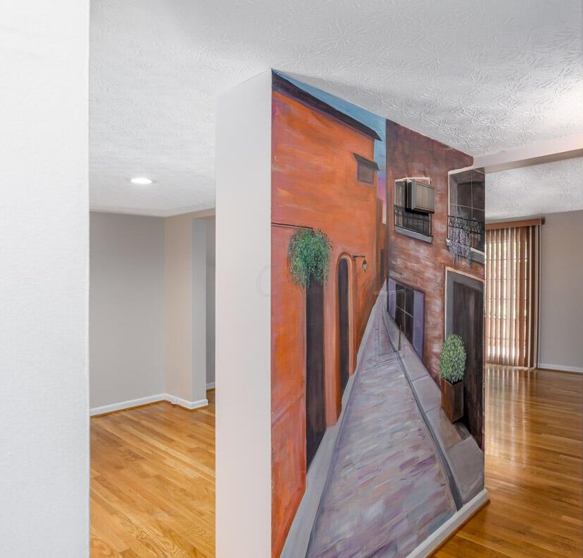 5106 Ranstead Ct, Columbus OH 43220-2545 exterior