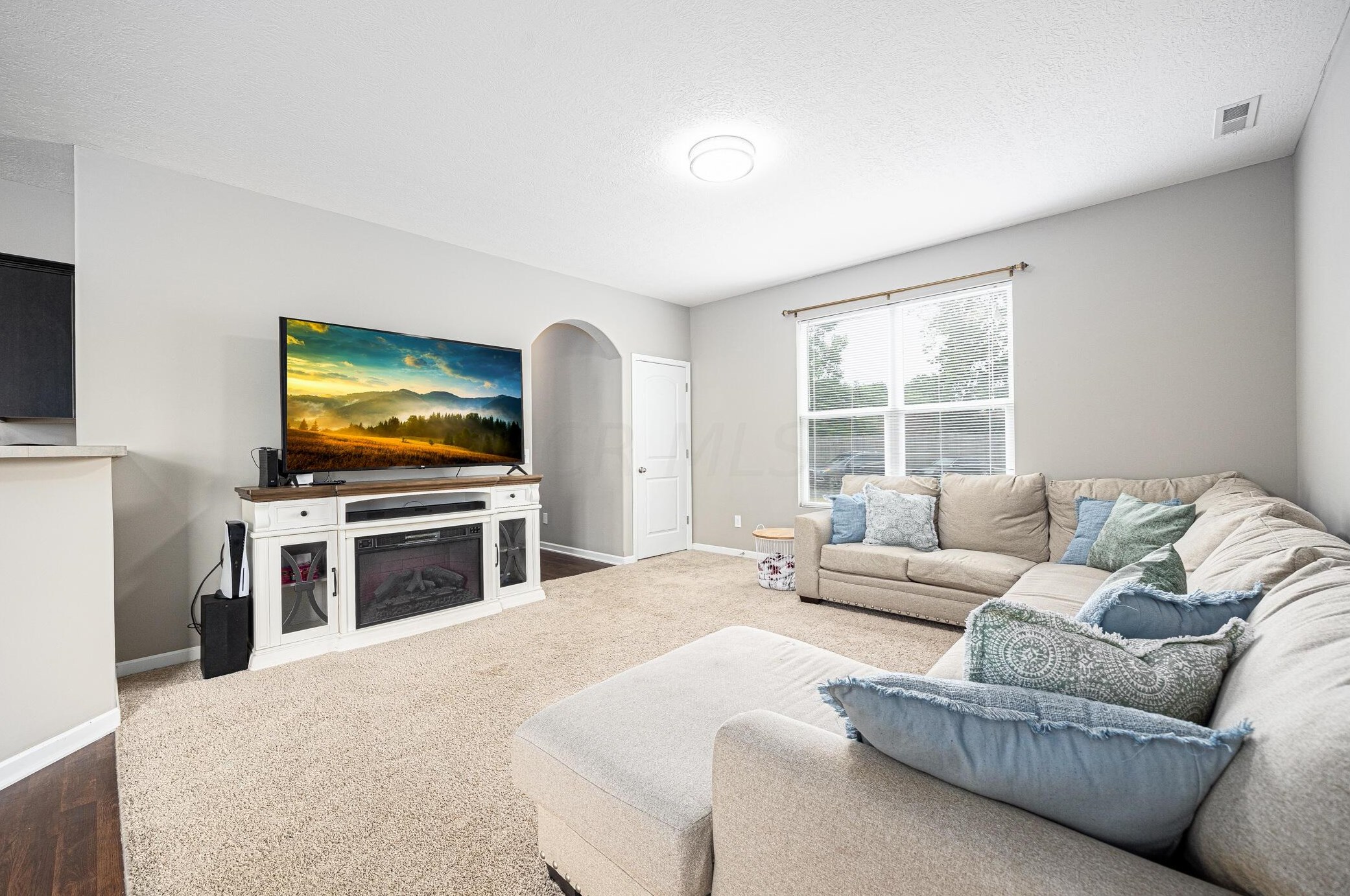 5702 Alliance Way, Columbus OH  43228-8948 exterior