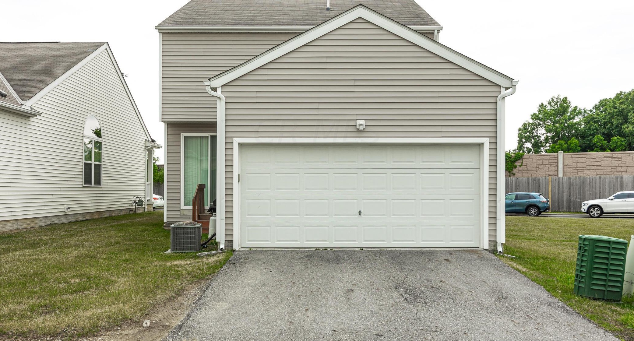 5702 Alliance Way, Columbus OH  43228-8948 exterior