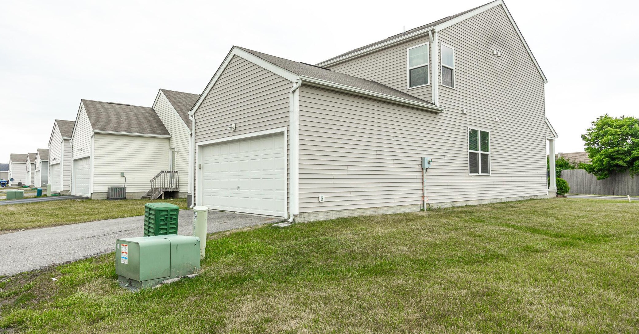 5702 Alliance Way, Columbus OH  43228-8948 exterior