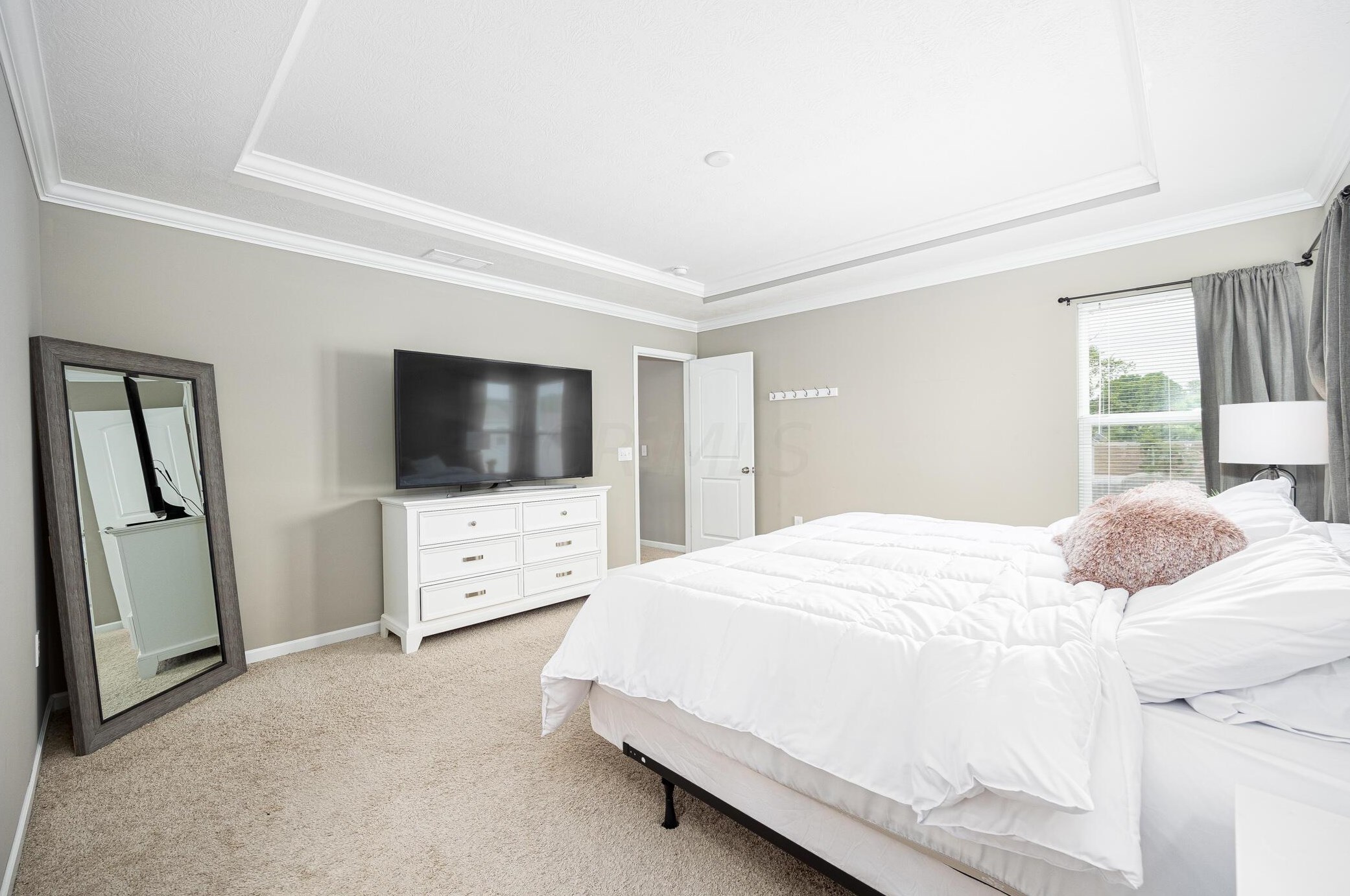 5702 Alliance Way, Columbus OH  43228-8948 exterior