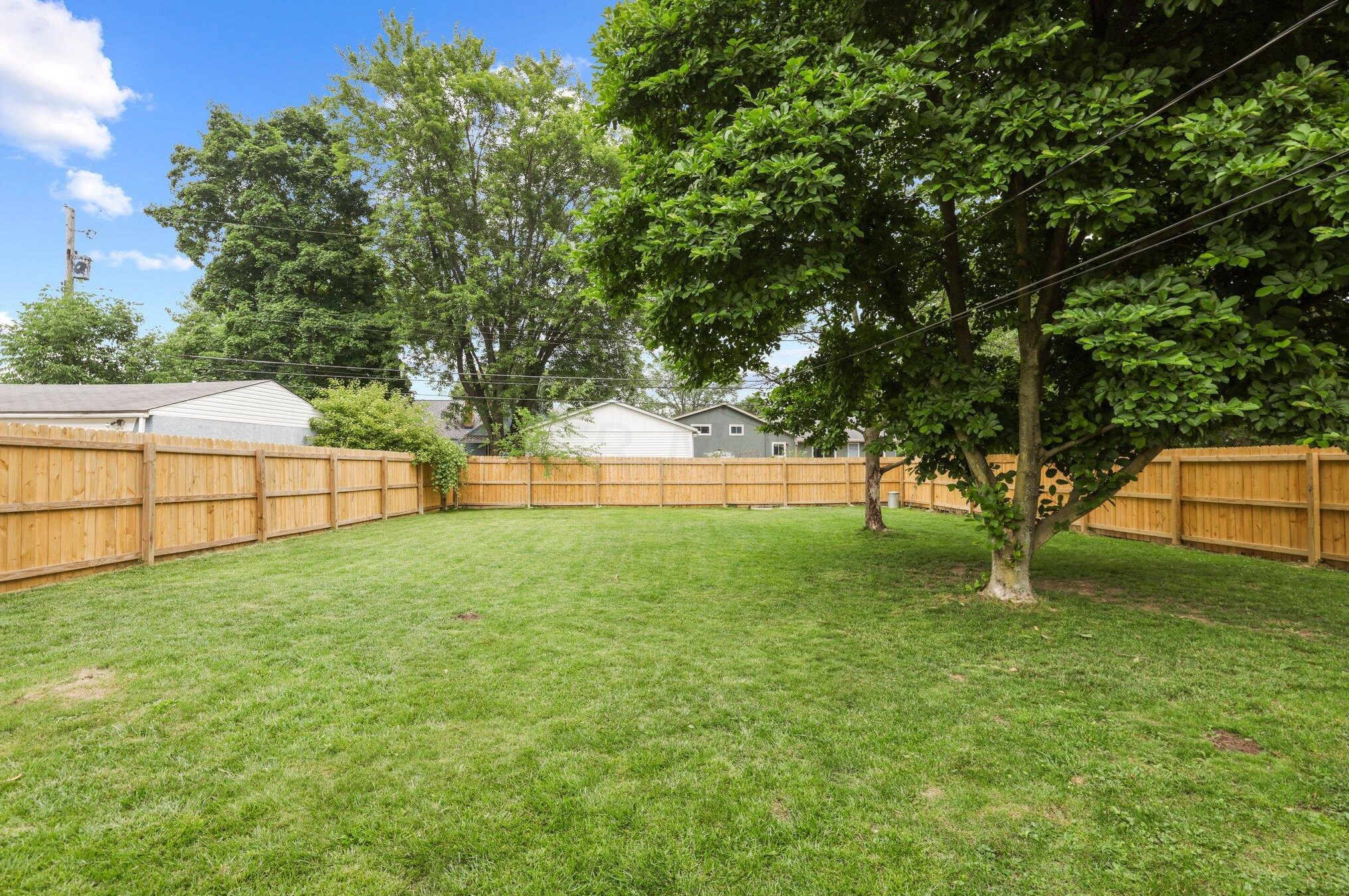 4386 Marland Dr, Columbus OH  43224-1015 exterior