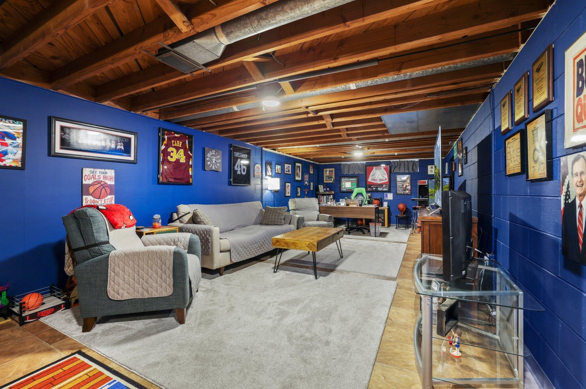 4386 Marland Dr, Columbus OH  43224-1015 exterior