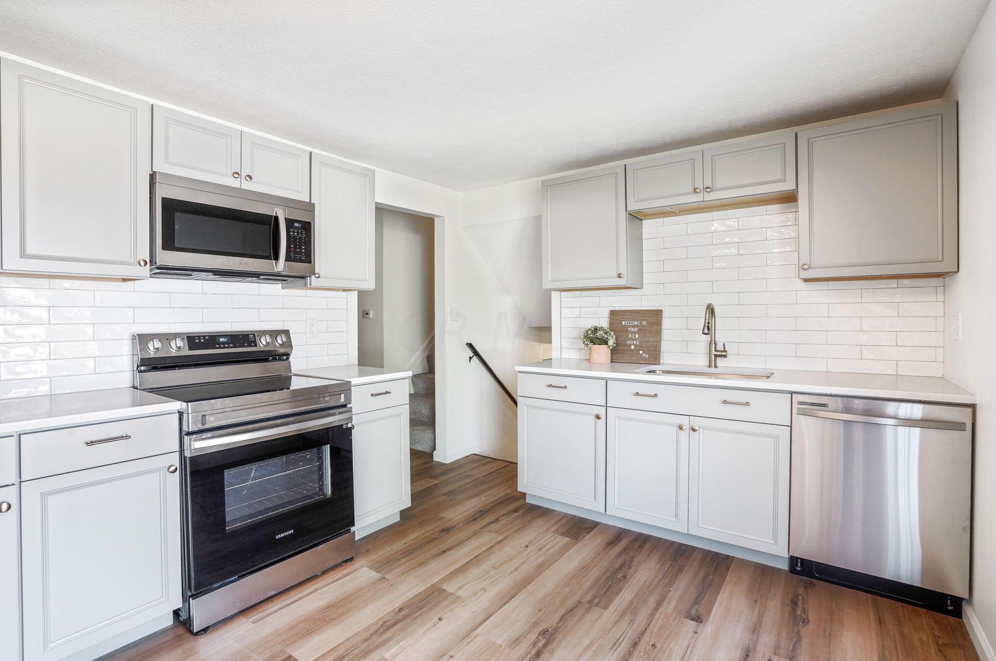 3827 Edendale Rd, Columbus OH  43207-4121 exterior