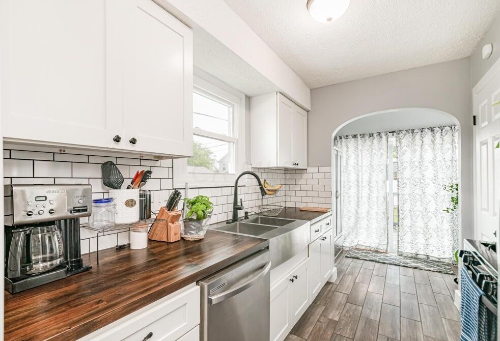 1351 Duxberry Ave, Columbus OH  43211-2269 exterior