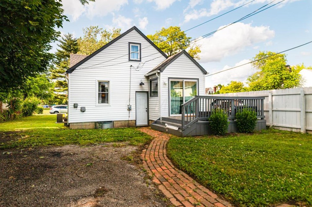 1351 Duxberry Ave, Columbus OH  43211-2269 exterior