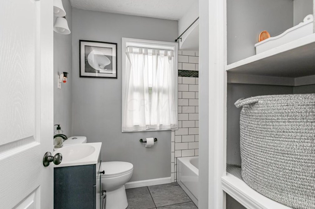 1351 Duxberry Ave, Columbus OH  43211-2269 exterior