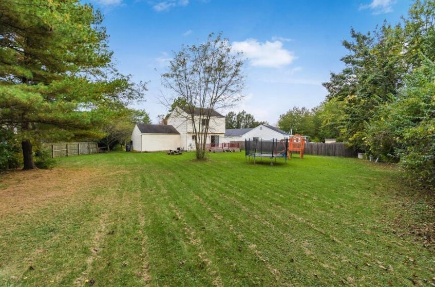 3968 Deer Knoll Dr, Columbus OH  43230-4140 exterior