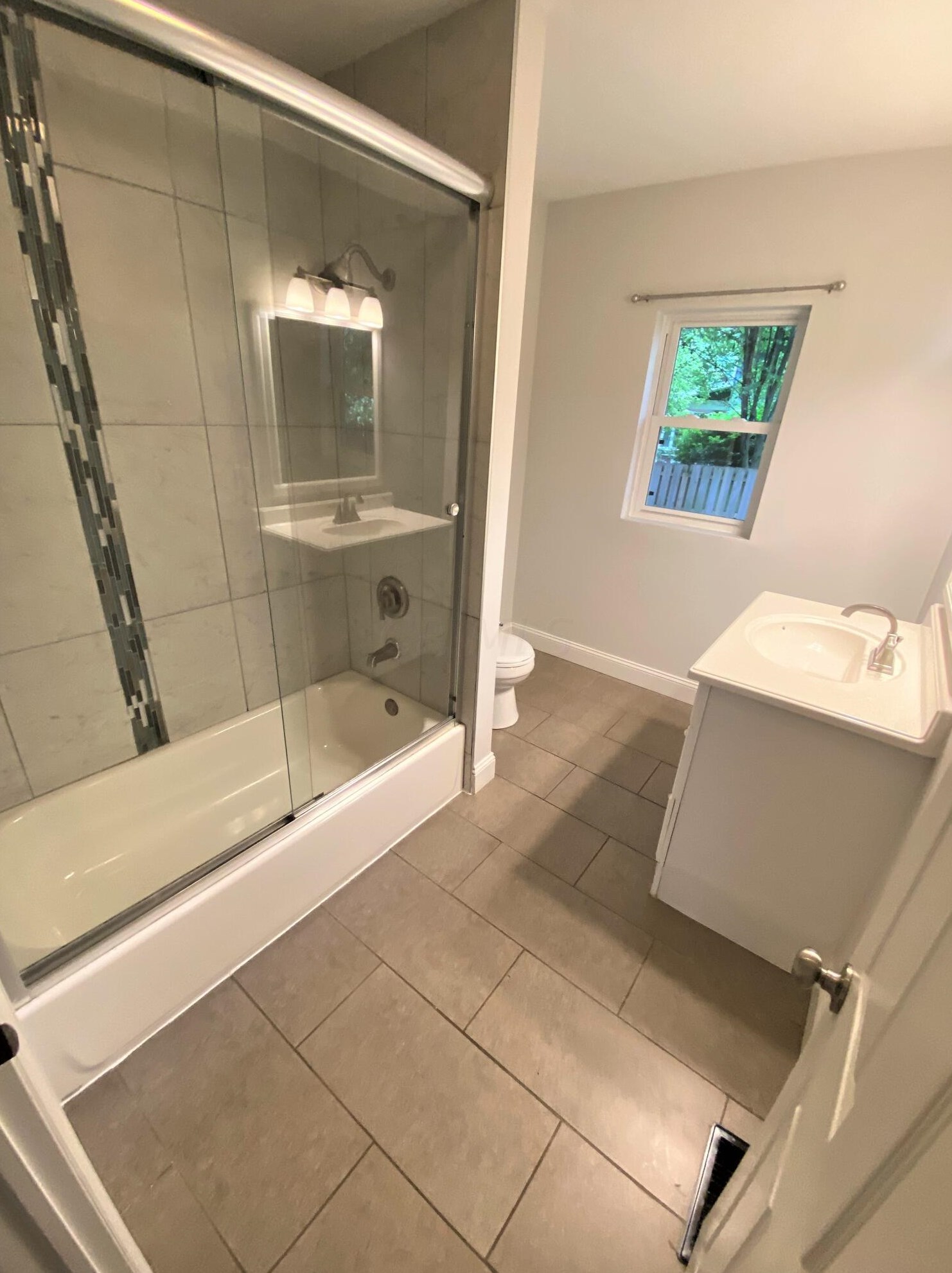 210 Brighton Rd, Columbus OH 43202-1024 exterior