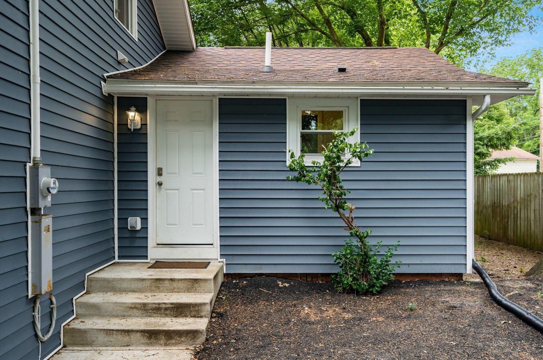 210 Brighton Rd, Columbus OH 43202-1024 exterior