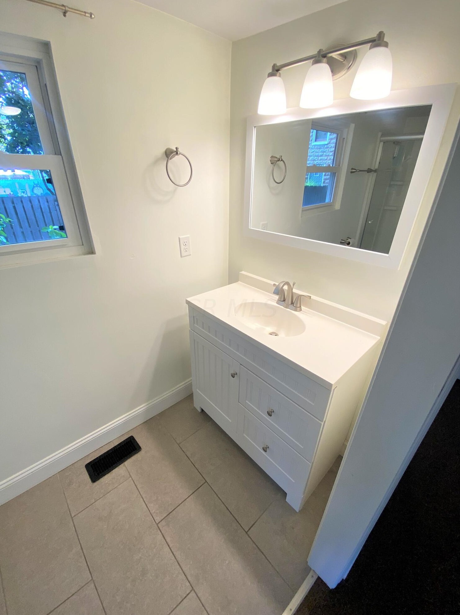 210 Brighton Rd, Columbus OH 43202-1024 exterior