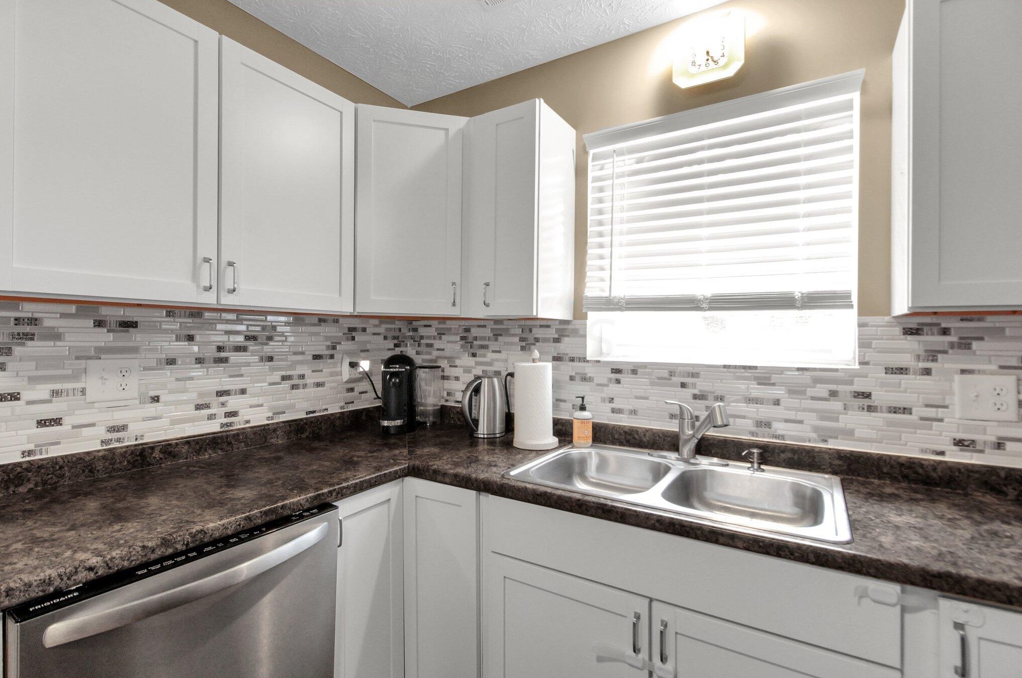 5109 Teddy Dr, Columbus OH  43227-1464 exterior