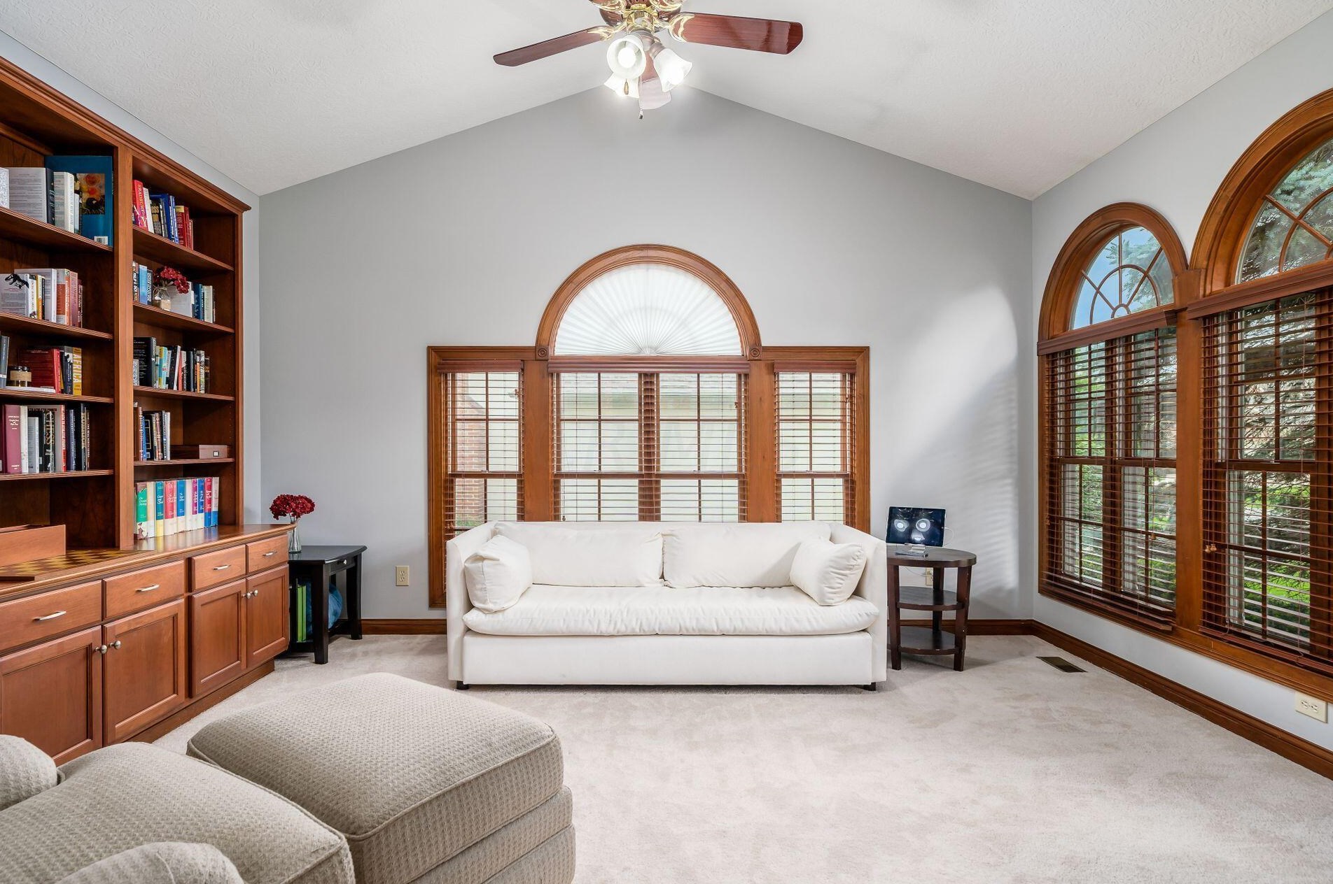 6209 Balmoral Dr, Dublin OH  43017-8595 exterior