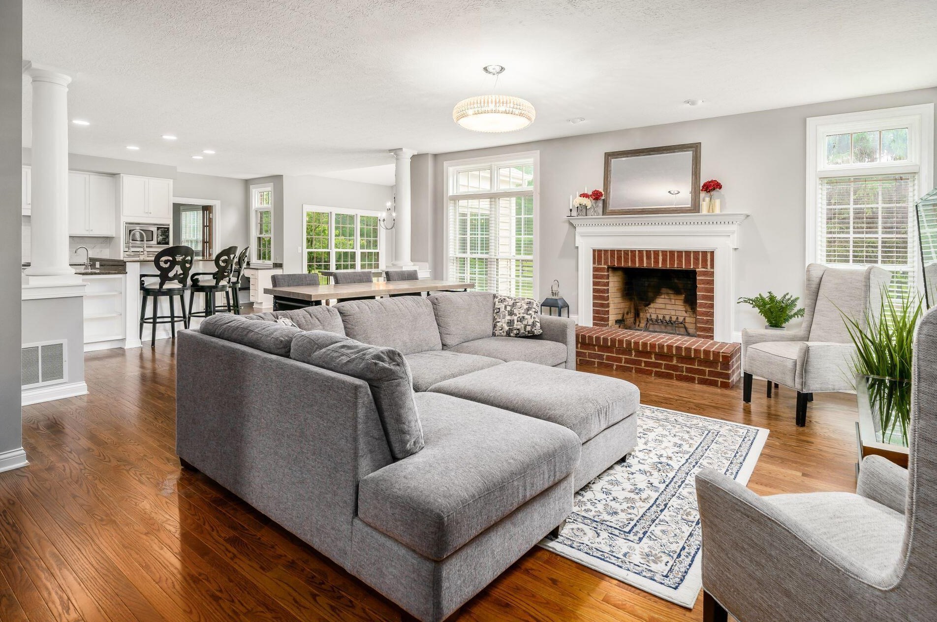 6209 Balmoral Dr, Dublin OH  43017-8595 exterior