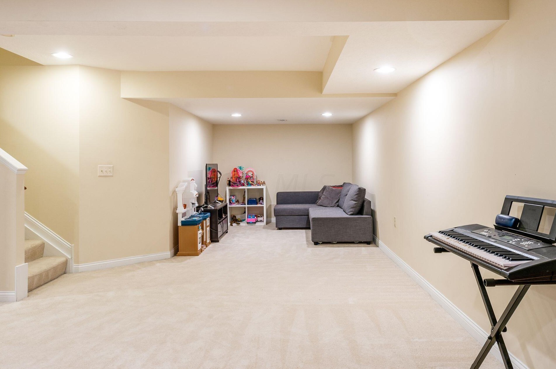 6209 Balmoral Dr, Dublin OH  43017-8595 exterior