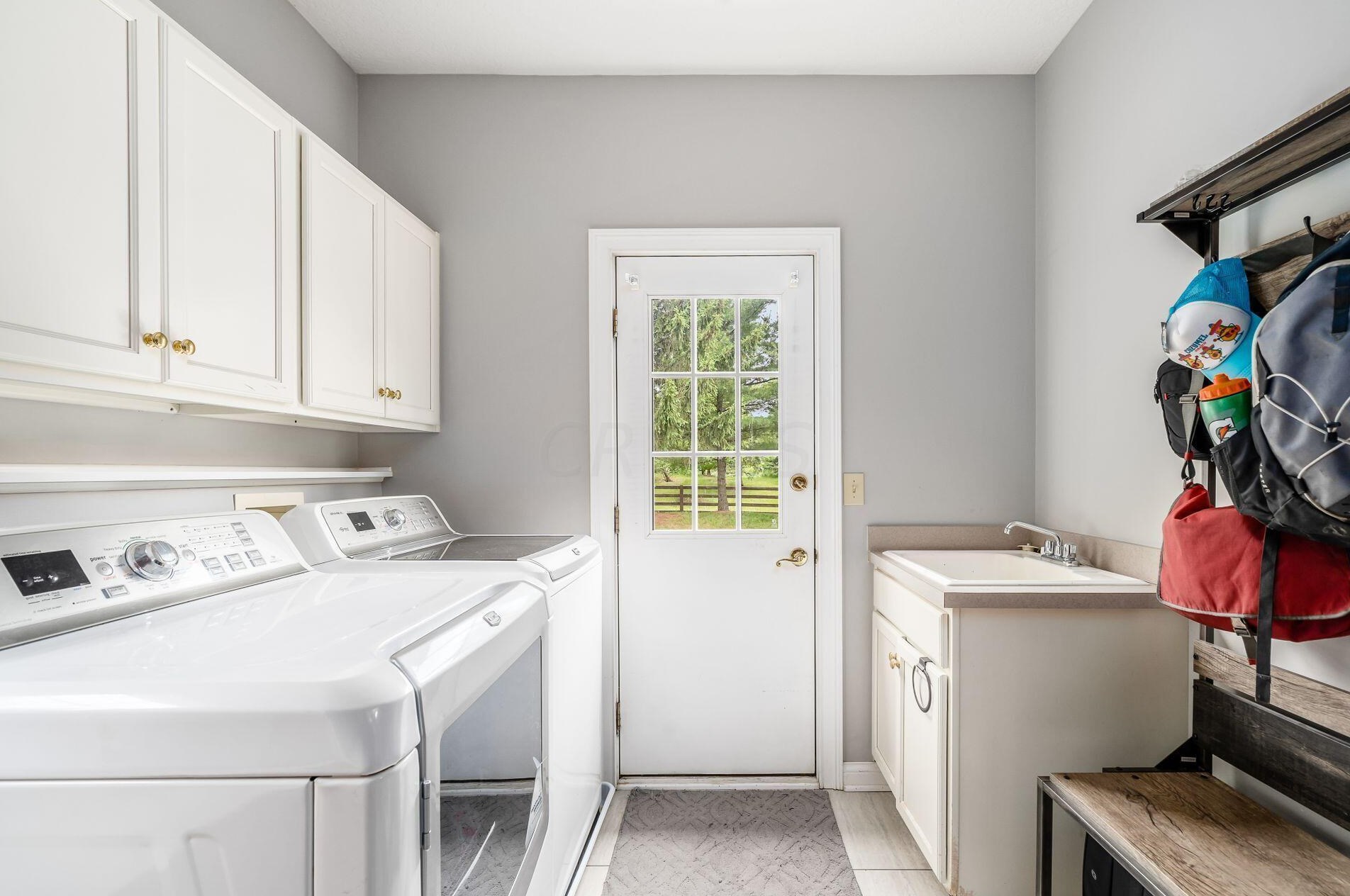 6209 Balmoral Dr, Dublin OH  43017-8595 exterior