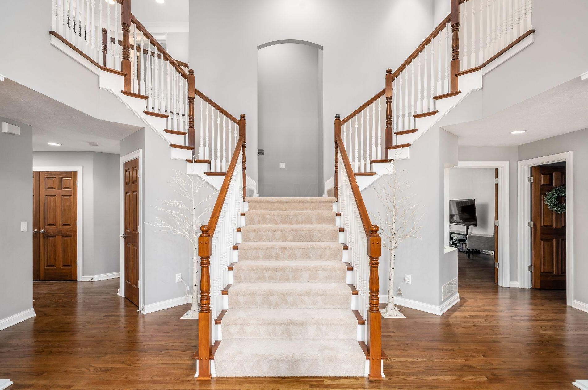 6209 Balmoral Dr, Dublin OH  43017-8595 exterior